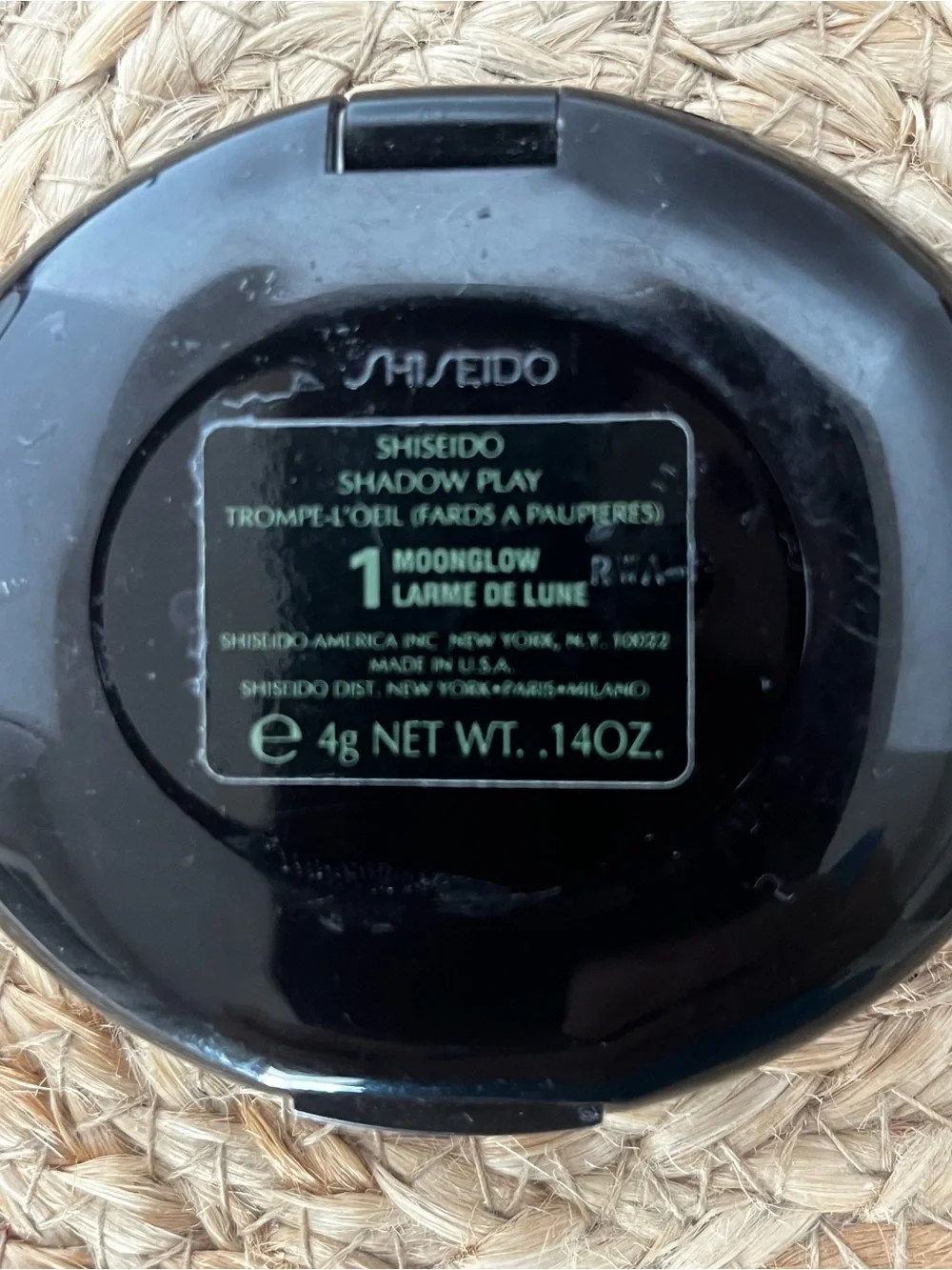 Shiseido vintage eyeshadow in Moonglow ,never used no box.
